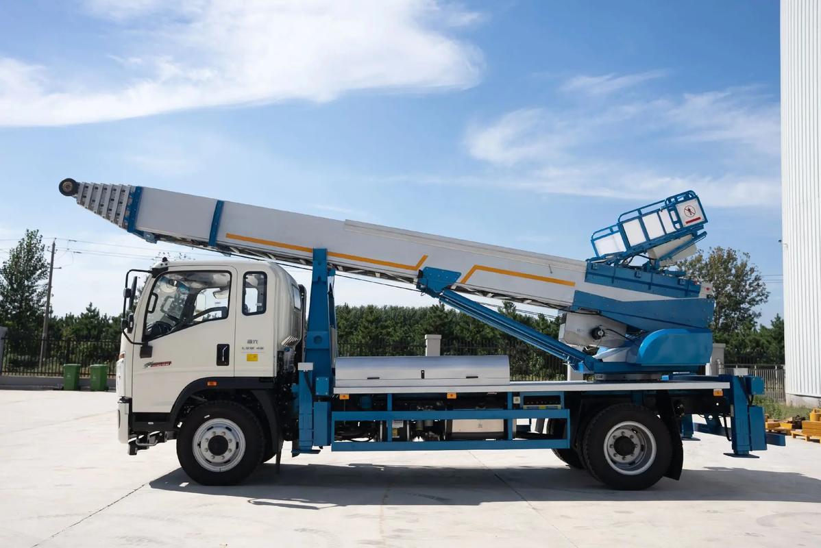 常州金坛云梯上料车租赁费用