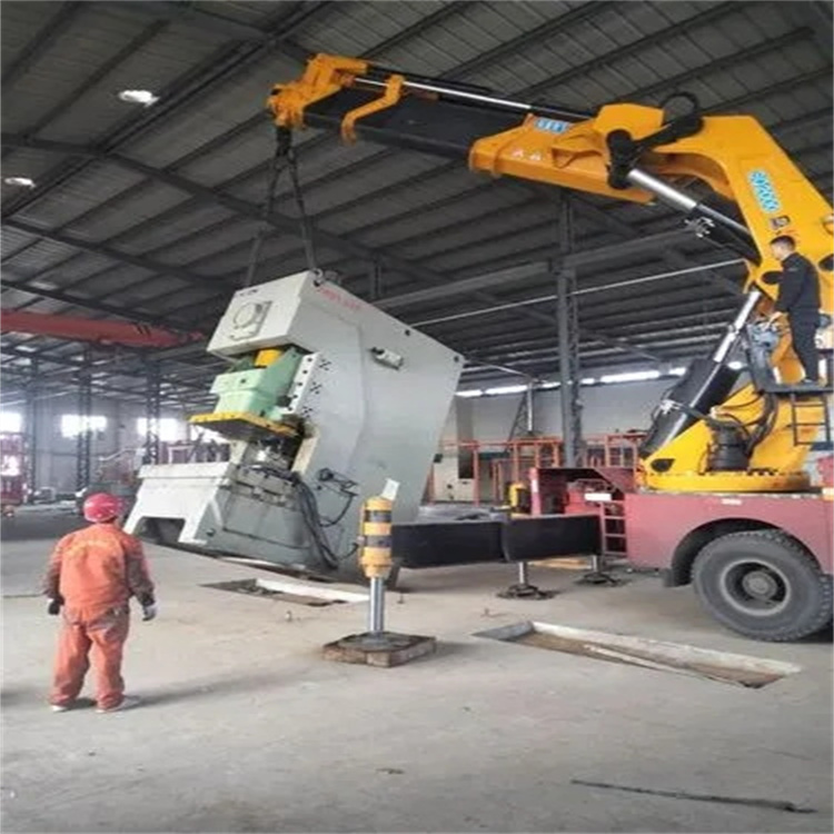 常州金坛80吨折臂吊车出租附近电话