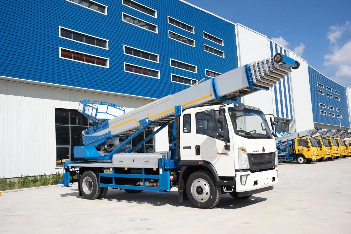 常州金坛出租云梯车高空作业车 建筑垃圾搬运